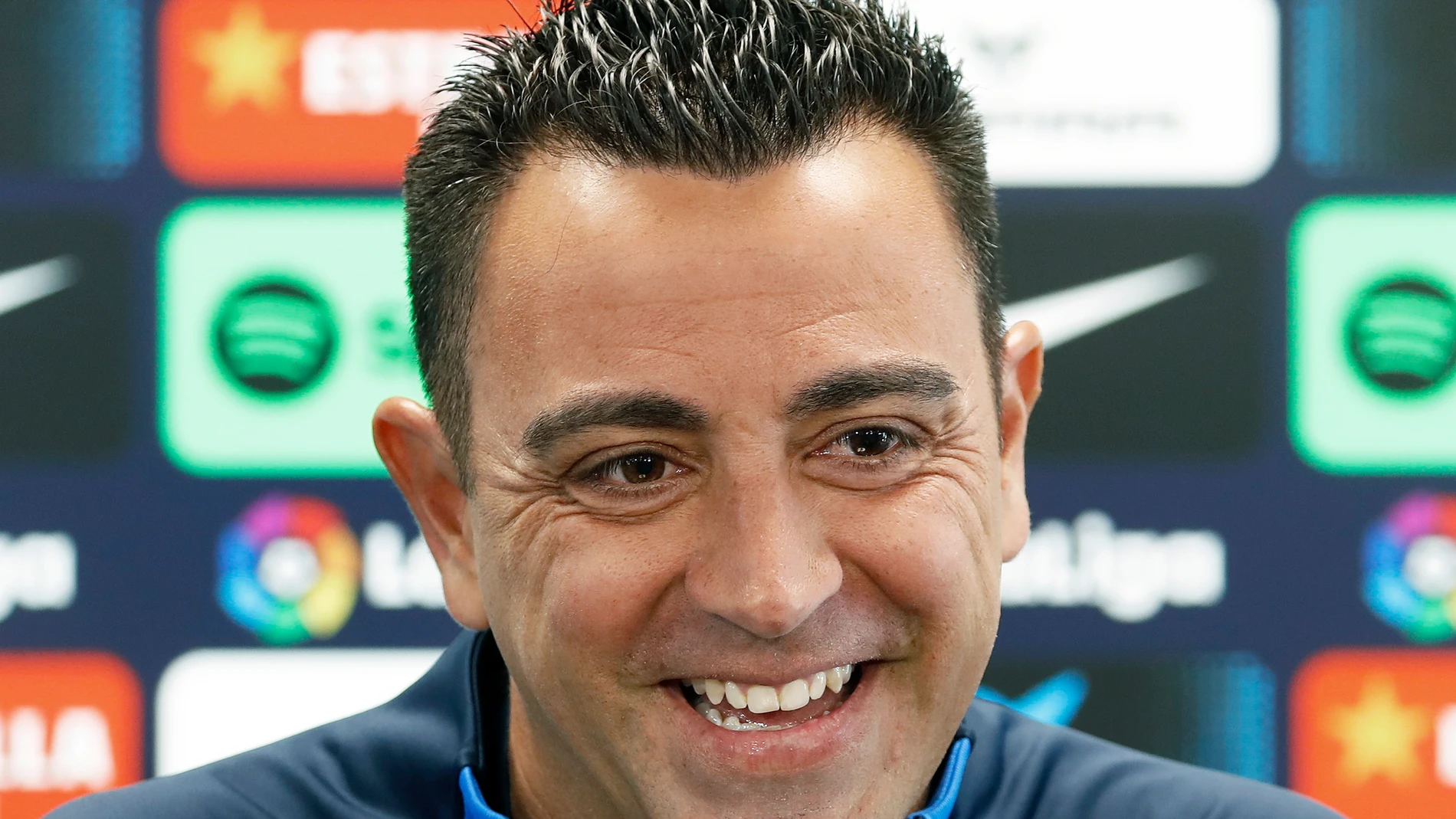 GRAFCAT9470 Sant Joan Despí (BARCELONA) 22/04/2023.- El entrenador del FC Barcelona, Xavi Hernández durante la rueda de prensa ofrecida este mediodía este mediodía en la Ciudad Deportiva Joan Gamper previo al partido de la Liga que jugarán mañana contra el Atlético de Madrid. EFE/ Andreu Dalmau