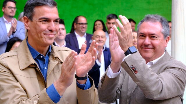 Pedro Sánchez y Juan Espadas 