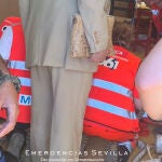 Los sanitarios durante la intervención 