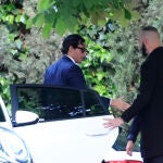 Íñigo Onieva llegando a casa de Isabel Preysler para la pedida de mano