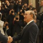 Eduardo Anitua recibe un premio de manos del Rey Felipe VI