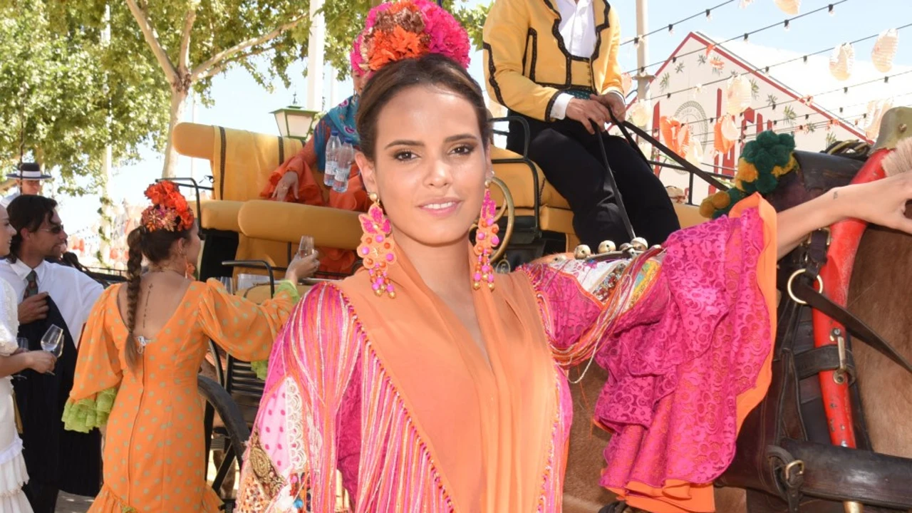 El percance de estilo de Gloria Camila en la Feria de Abril de Sevilla: “Se me veía el culo”
