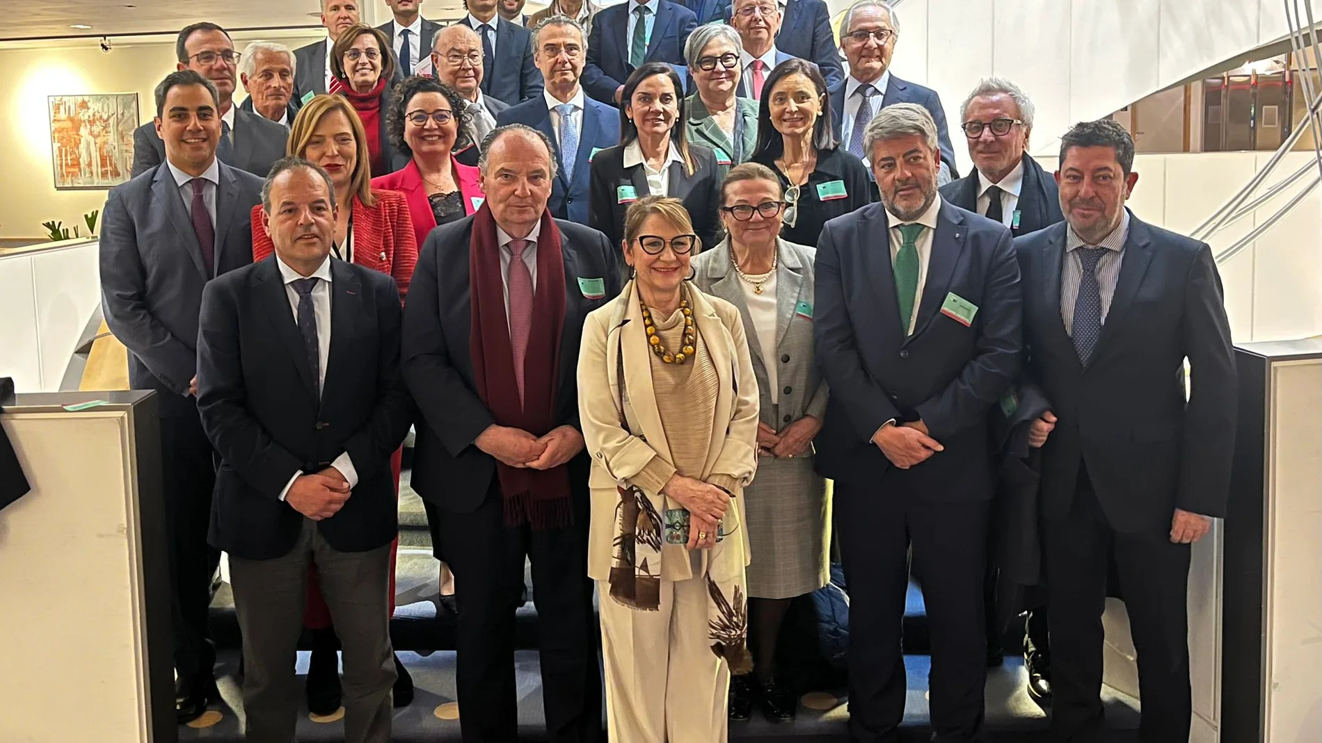 Los representantes camerales hoy con la eurodiputada Inmaculada Rodríguez Piñero