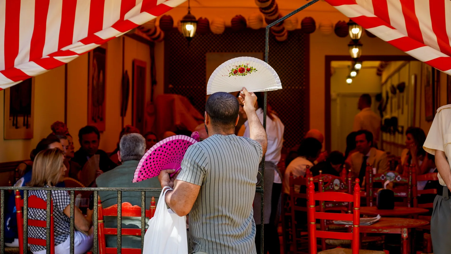 Interior de una caseta de la Feria de Abril de Sevilla