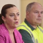 La delegada del Gobierno en Castilla y León, Virginia Barcones, la operación especial de la Dirección General de Tráfico (DGT) para el puente del Primero de Mayo. Junto ella, el jefe de la Agrupación de Tráfico de la Guardia Civil en Castilla y León, Francisco González Iturralde