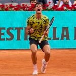 Tenis/Madrid.- Alcaraz resucita a tiempo de salvar su debut en Madrid