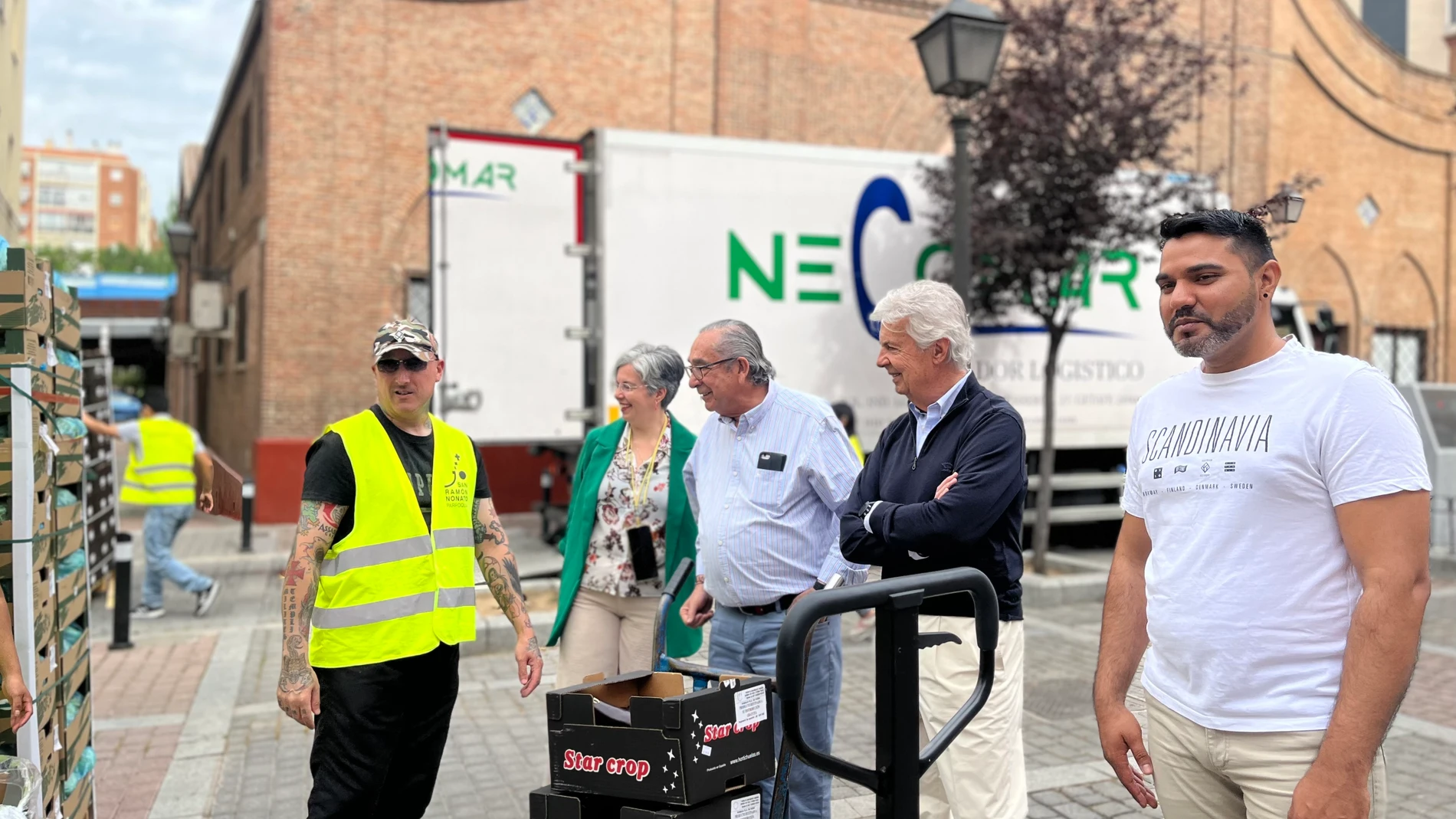 Emilio de Villota y su hermano participan en los proyectos de la parroquia San Ramón Nonato.