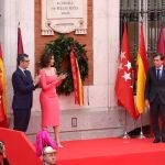 MADRID.-Ayuso preside un electoral Dos de Mayo con polémica con el Gobierno por manifestación y la representación institucional