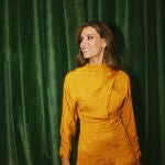 Ana Boyer con vestido de invitada de firma española.