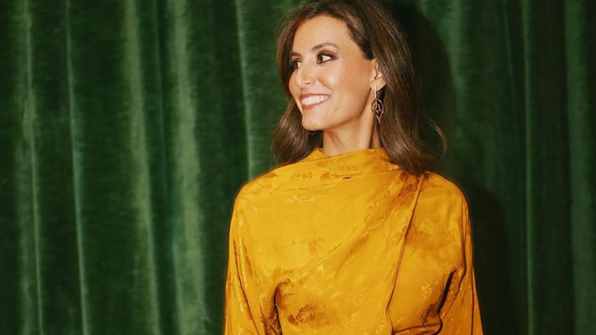 Ana Boyer con vestido de invitada de firma española.