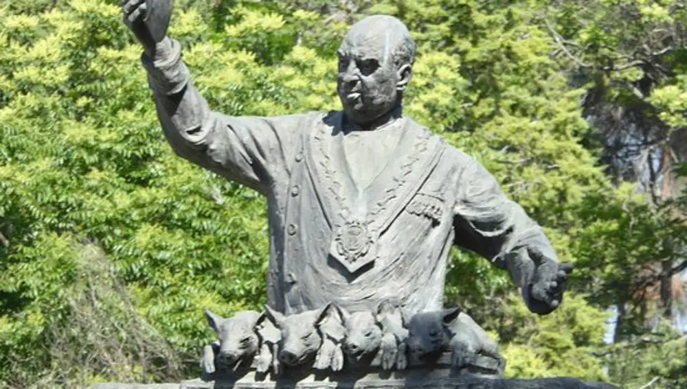 Monumento a Cándido en Segovia