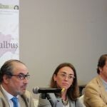 La consejera de Movilidad y Transformación Digital, María González Corral, participa en la clausura de la Asamblea General de Fecalbus junto al nuevo presidente de la Federación Castellana y Leonesa de Transporte en Autobús, Fernando García.