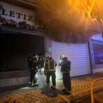 Se declara un incendio sin heridos en dos naves del polígono de Cobo Calleja