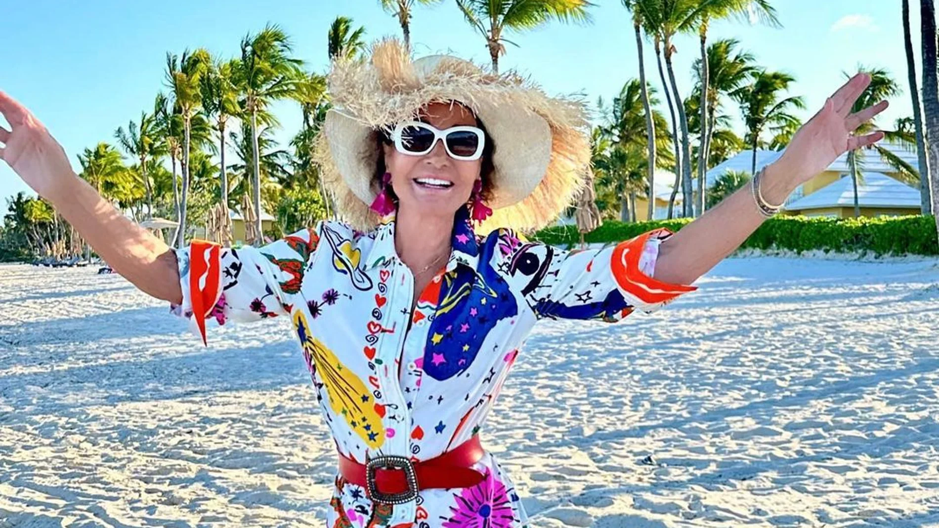 Naty Abascal con vestido de verano