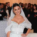 Penélope Cruz vestida de Chanel en la Met Gala 2023.