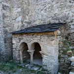 Puerta de acceso a la Iglesia de Peñalba de Santiago