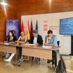 María Teresa Martín, los concejales Teresa Franco y Antonio Benito, y Andrés Pedreño, investigador, presentan el estudio 'Jóvenes Entre Crisis: Diagnóstico sociológico de la población joven en el municipio de Murcia'