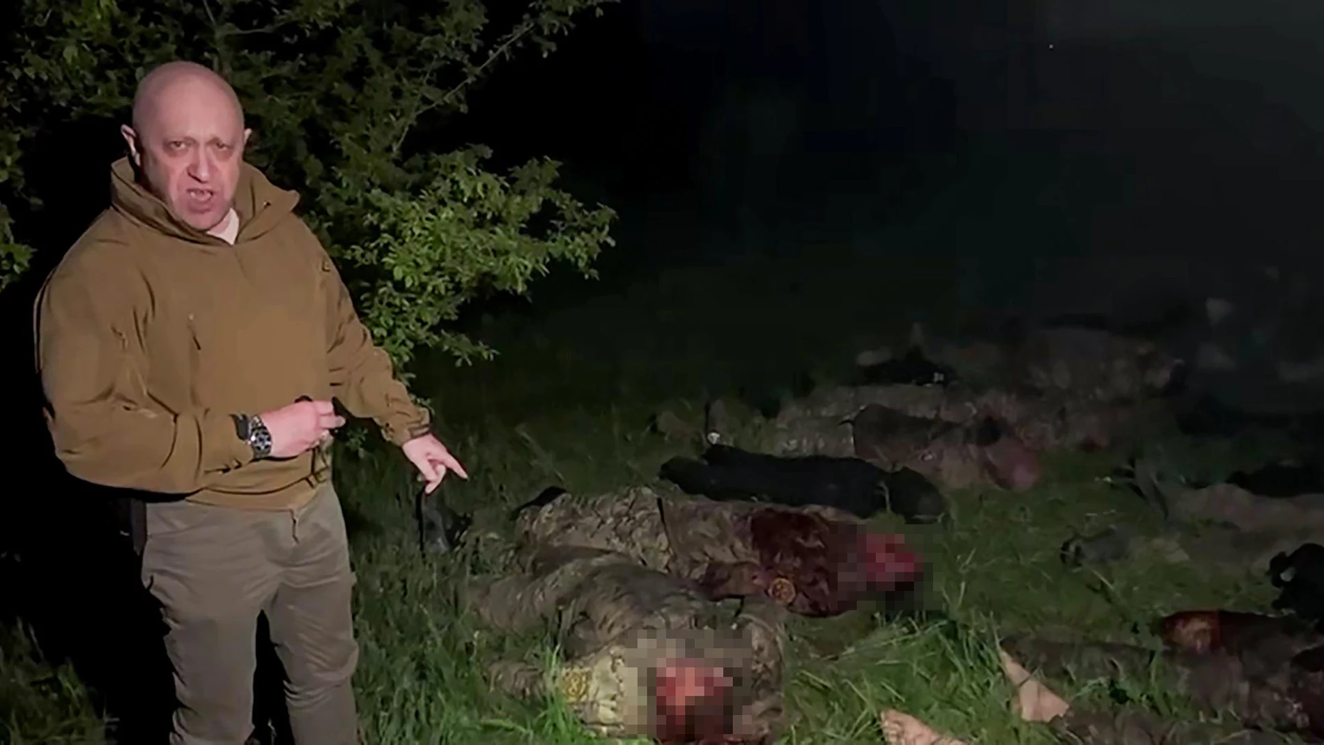 the chief of Russian mercenary group Wagner, Yevgeny Prigozhin -- shows Yevgeny Prigozhin addressing the Russian army's top brass standing in front of bodies he presented as fallen Wagner fighters at an undisclosed location. - The head of Russian paramilitary group Wagner on Friday lashed out at Russian army chiefs with an expletive-laden rant in a video showing dozens of dead bodies.