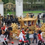 Los británicos de volcaron en la coronación de Carlos III y Camilla