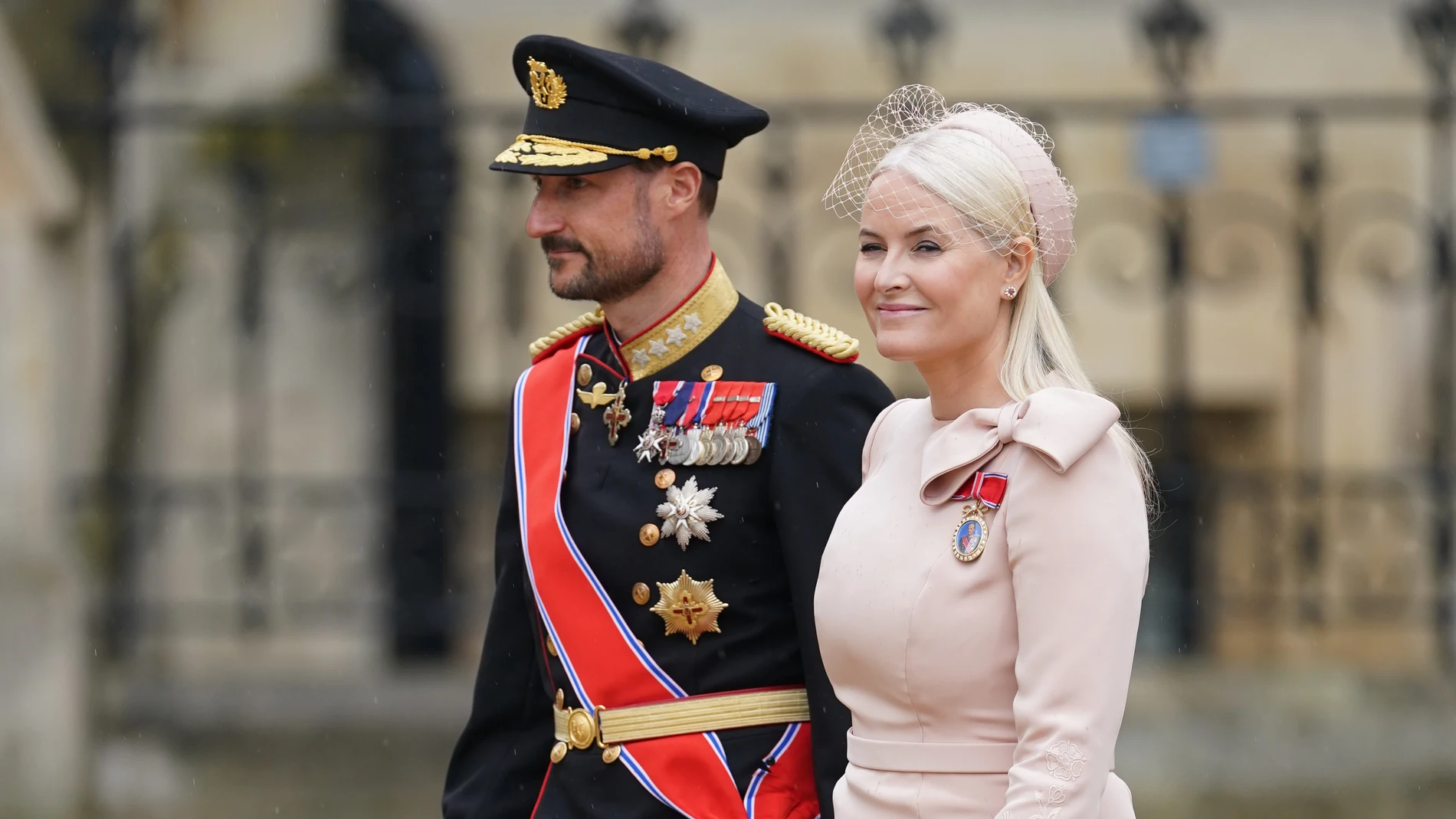 La princesa Mette-Marit de Noruega en la coronación de Carlos III.