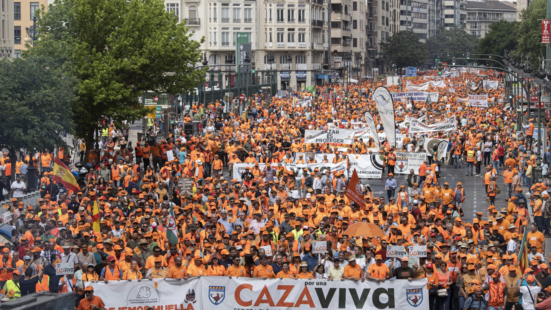 Cazadores protestan en Valencia para "defenderse de los ataques" de Gobierno y Generalitat y reclamar ayudas