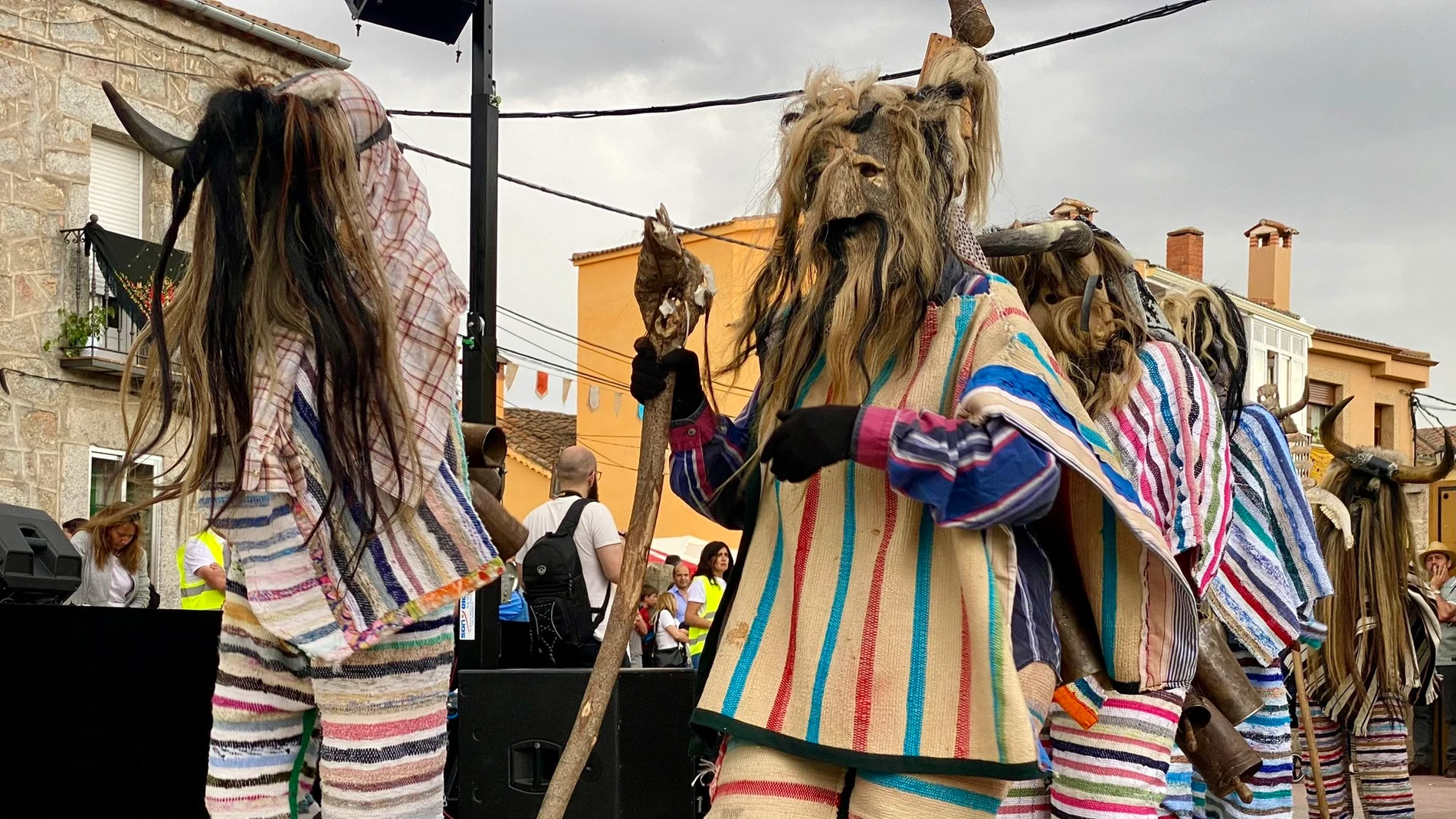 Jornada festiva en El Fresno con Mascarávila