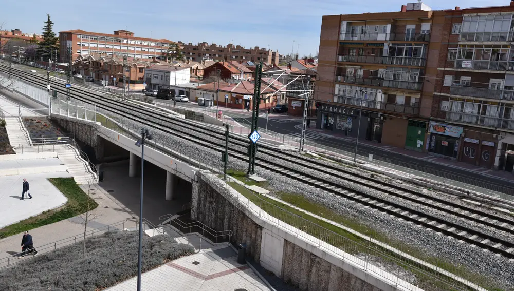 Las vías que parten en dos a Valladolid