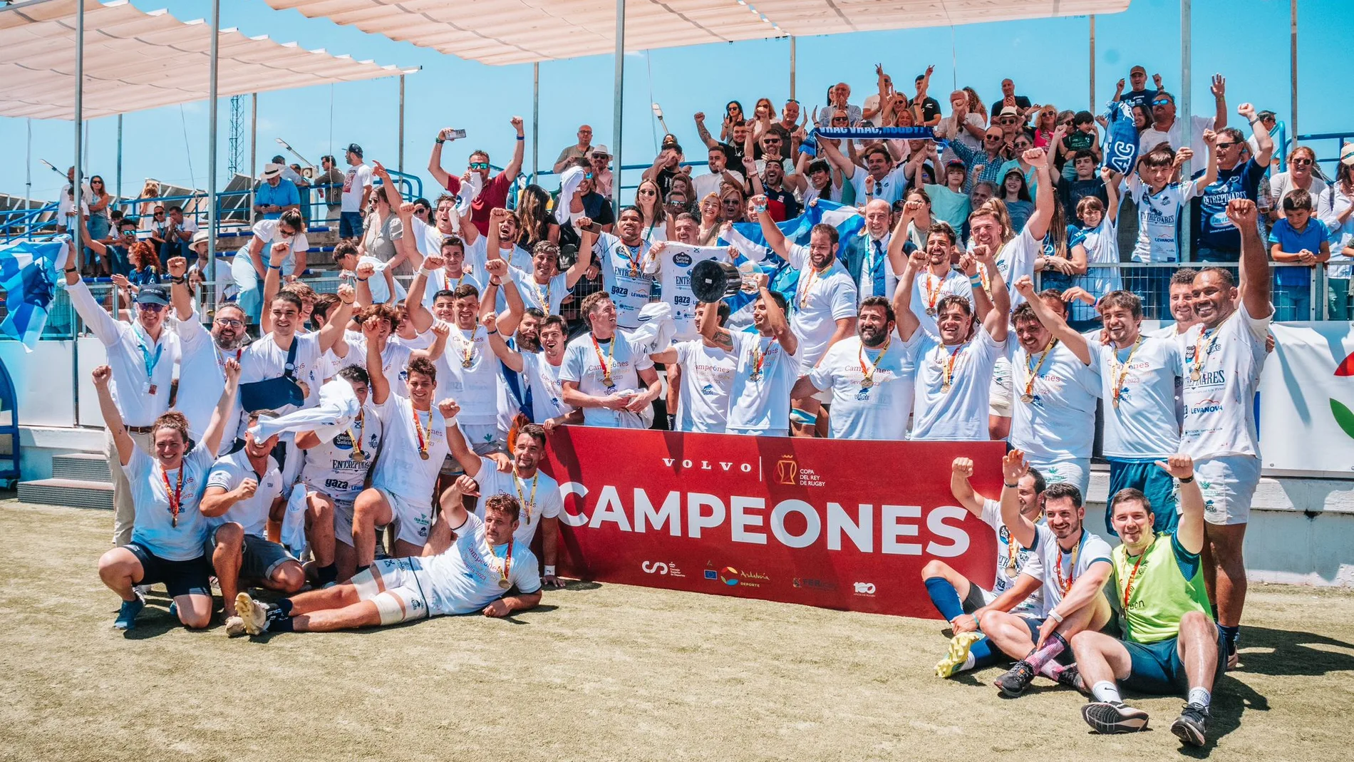 El Quesos Entrepinares levanta en Sevilla su sexta Copa del Rey