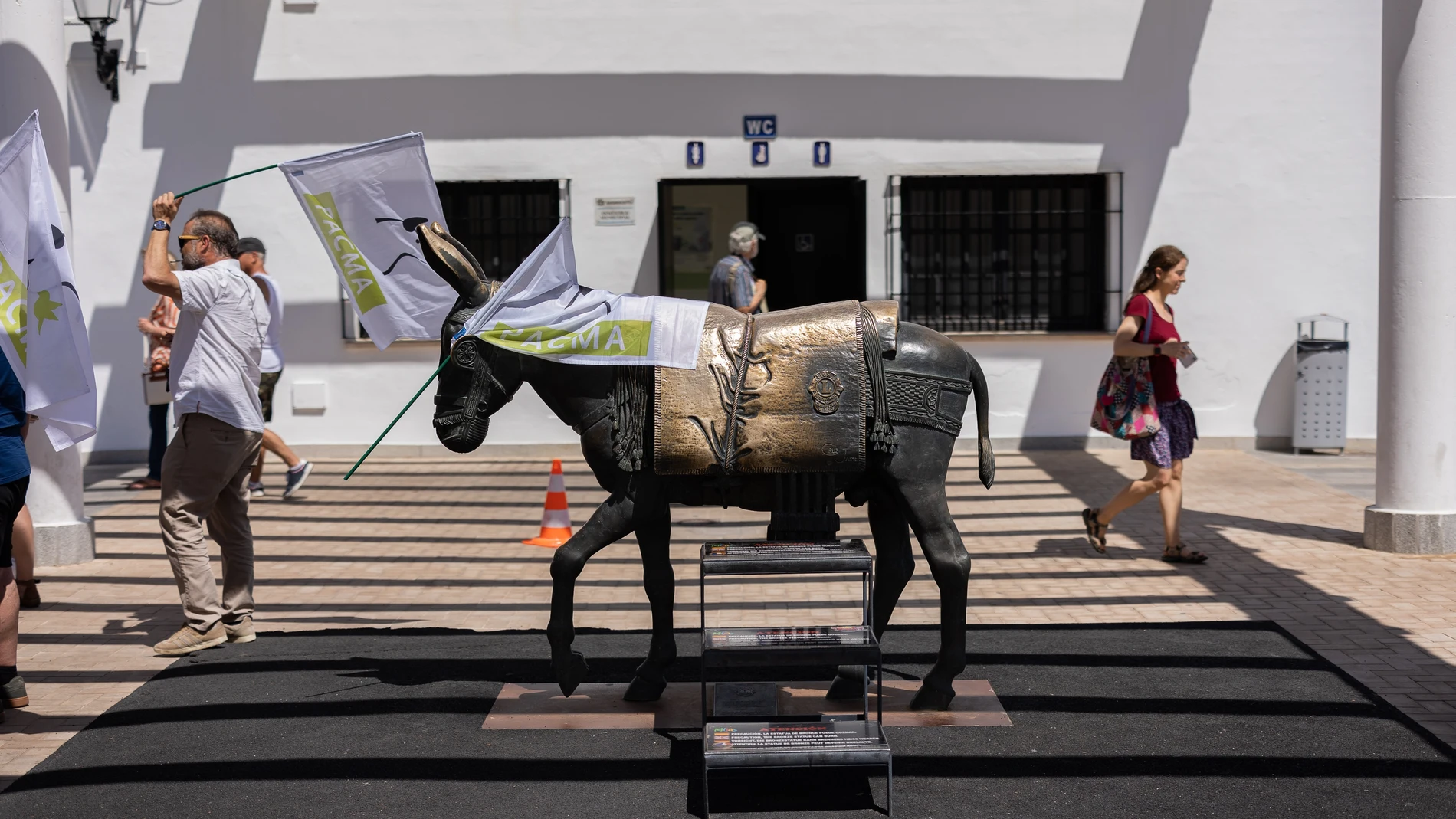 Protesta contra la explotación animal en Mijas (Málaga)