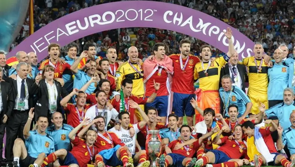 España gana la Eurocopa de 2012 tras ganar 4-0 a Alemania en la Final