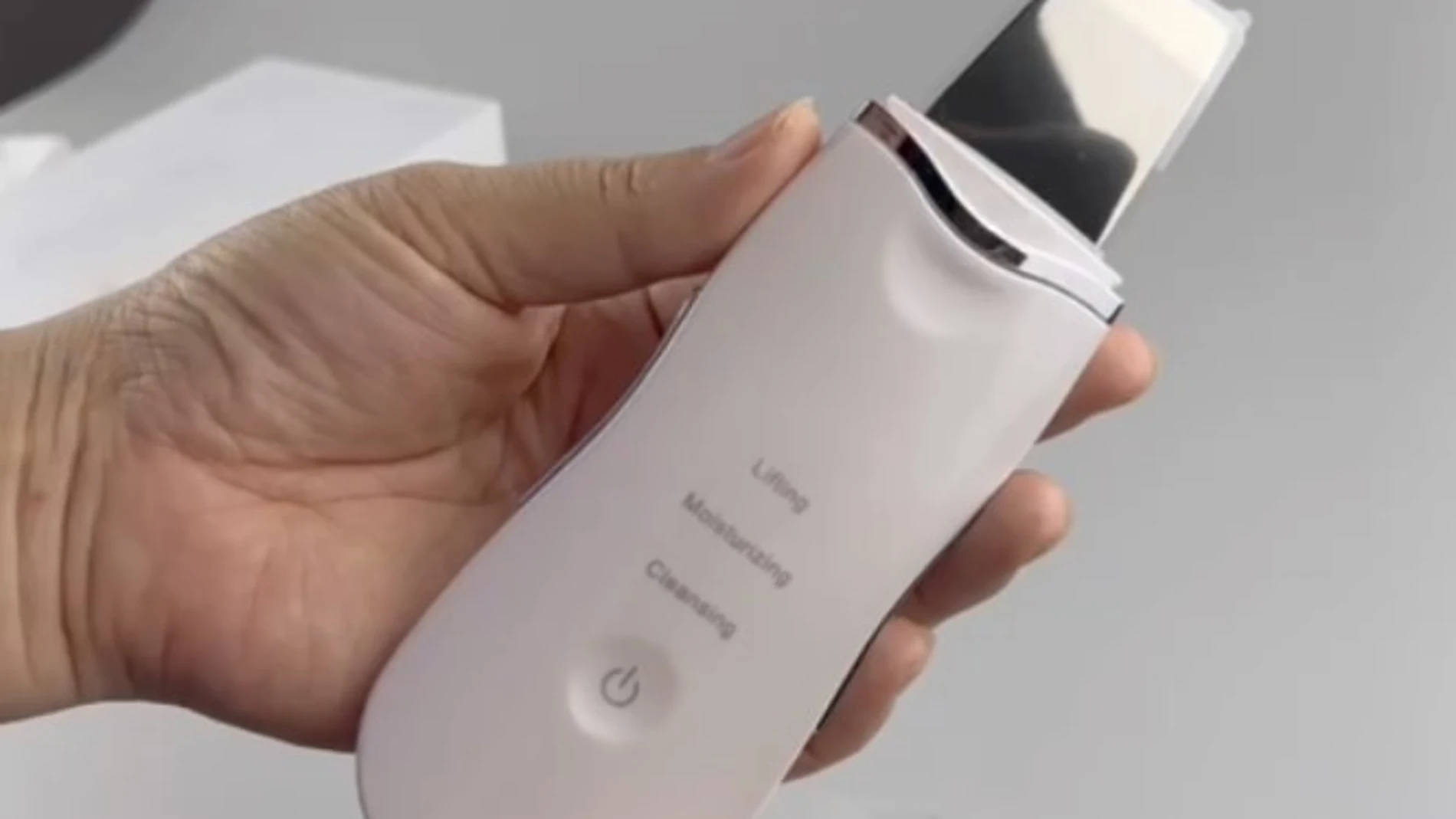 Llega a España, y al 50%, el peeling ultrasónico de los centros de belleza