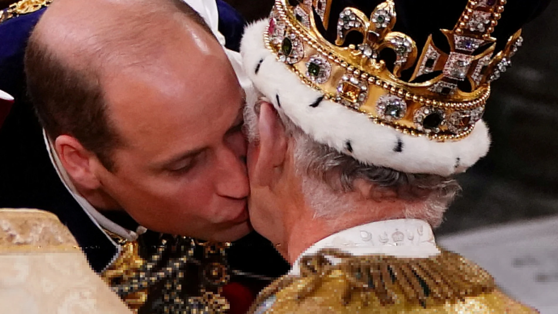 Qué dijo Carlos III al príncipe William durante la coronación?