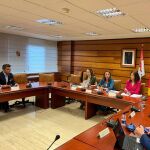 Reunión de la consejera González Corral con Pedro Ruiz y Vitartis