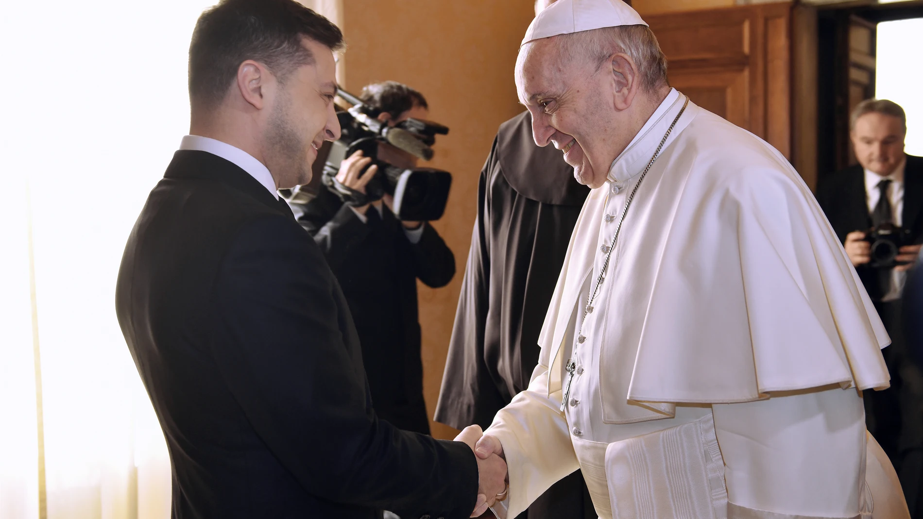 AMP.- Ucrania.- Zelenski llega a Italia para reunirse con el Papa y Meloni entre extraordinarias medidas de seguridad