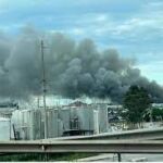 Vista del incendio en Mercabarna 
