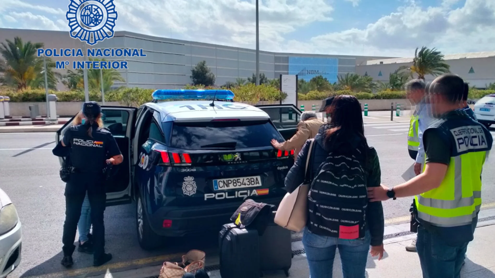 Un momento de la detención de los carteristas