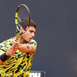 AMP.- Tenis/Roma.- Carlos Alcaraz se despide sin brillo de Roma ante el húngaro Fabian Marozsan