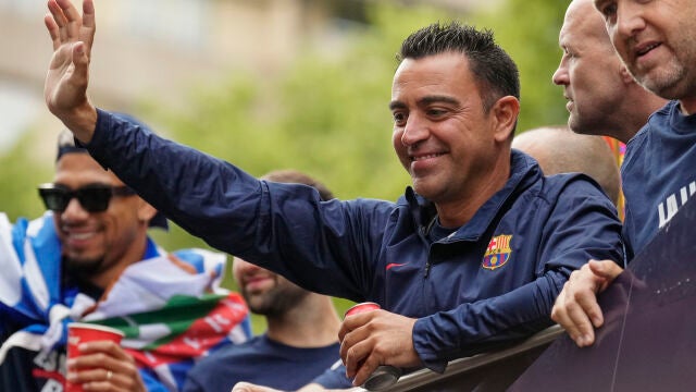 El Barça celebra LaLiga junto al Femenino, con una rúa