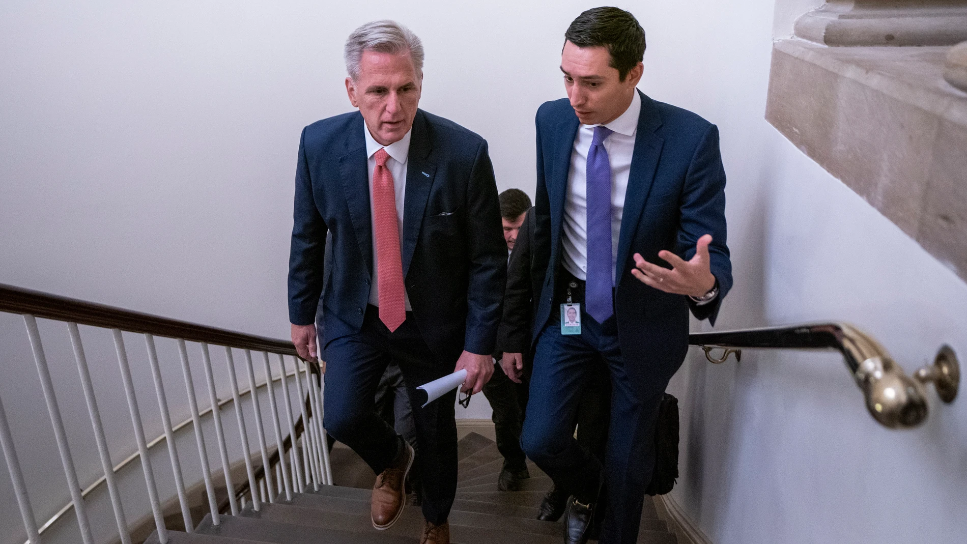 El presidente del Congreso, Kevin McCarthy, antes de reunirse con Joe Biden en la Casa Blanca