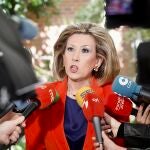 La gerente de Sacyl, Violeta Martínez Pindado, informa del acuerdo firmado con los sindicatos CSIF, CCOO y UGT