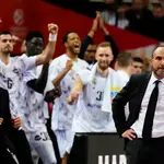 Chus Mateo y el banquillo del Real Madrid, en la semifinal ante el Barça
