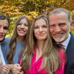 El mensaje del collar de Leonor en su graduación.