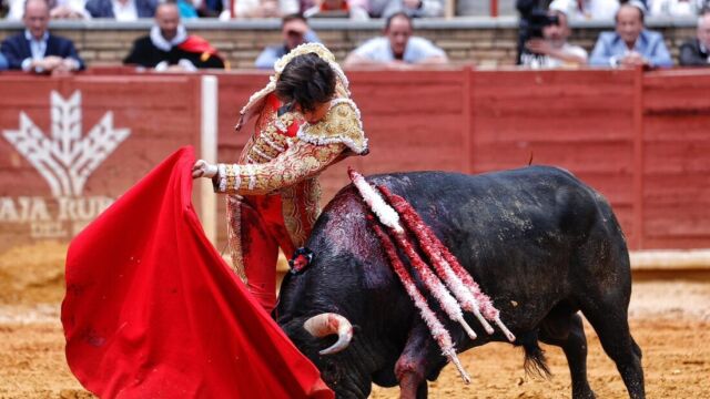 Roca Rey arrasa en la matinal