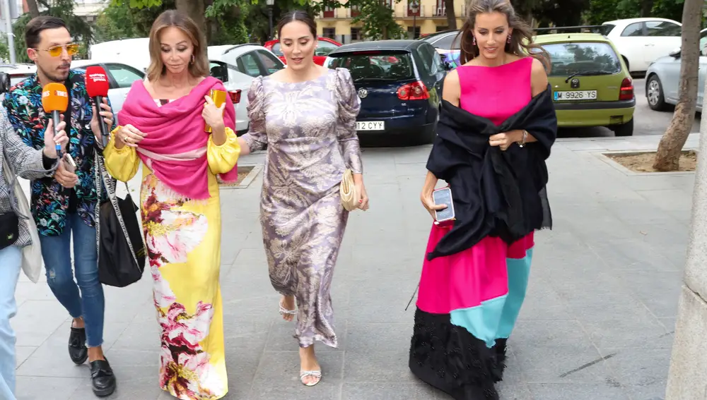 Isabel Preysler, Tamara Falcó y Ana Boyer de boda.