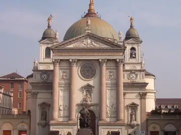 Basílica de María Auxiliadora en Turín Basílica de María Auxiliadora en Turín