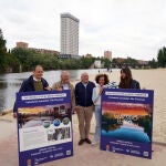 El candidato del PP al Ayuntamiento de Valladolid, Jesús Julio Carnero, presenta en rueda de prensa las propuestas entorno al río Pisuerga