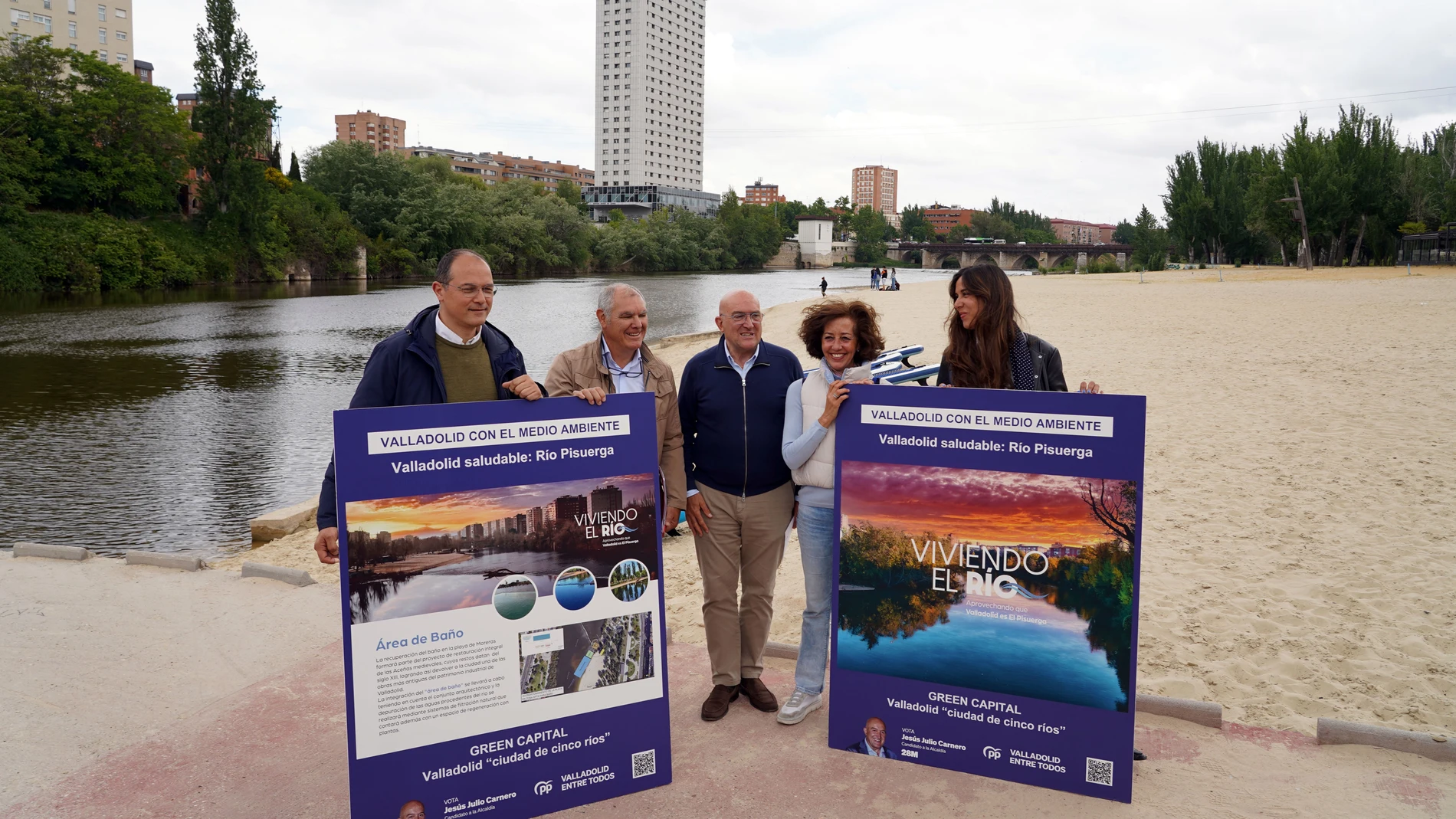 El candidato del PP al Ayuntamiento de Valladolid, Jesús Julio Carnero, presenta en rueda de prensa las propuestas entorno al río Pisuerga