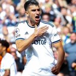 Marc Roca con el Leeds