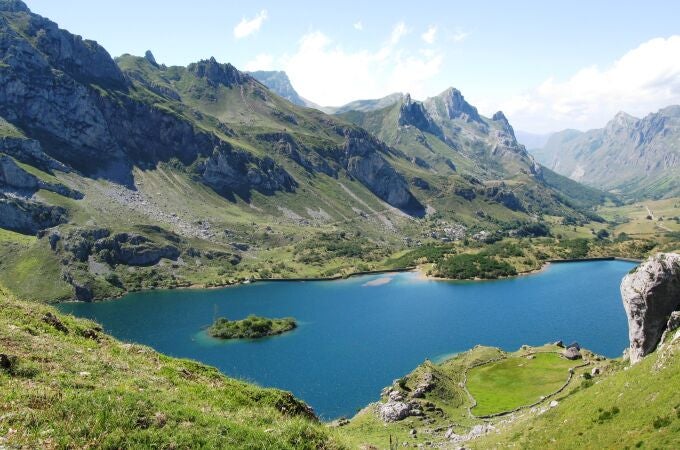 El Lago del Valle forma parte del Parque Natural de Somiedo