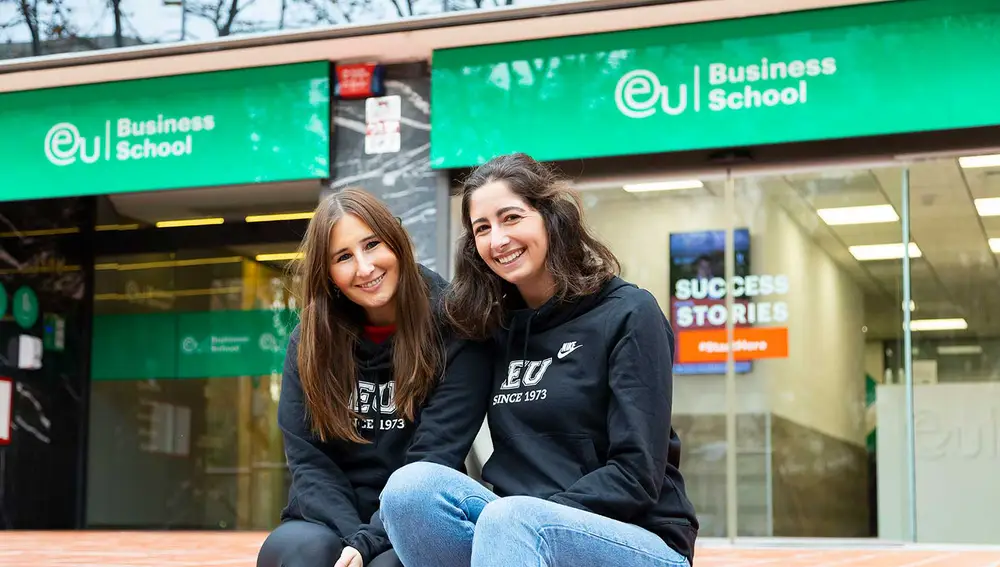 Los estudiantes y alumni tienen la oportunidad de asistir a conferencias exclusivas impartidas por algunos de los líderes globales de empresas e instituciones de renombre mundial.